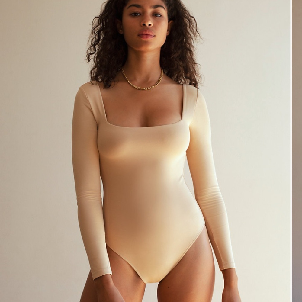 NWT Aritzia Contour Bodysuit